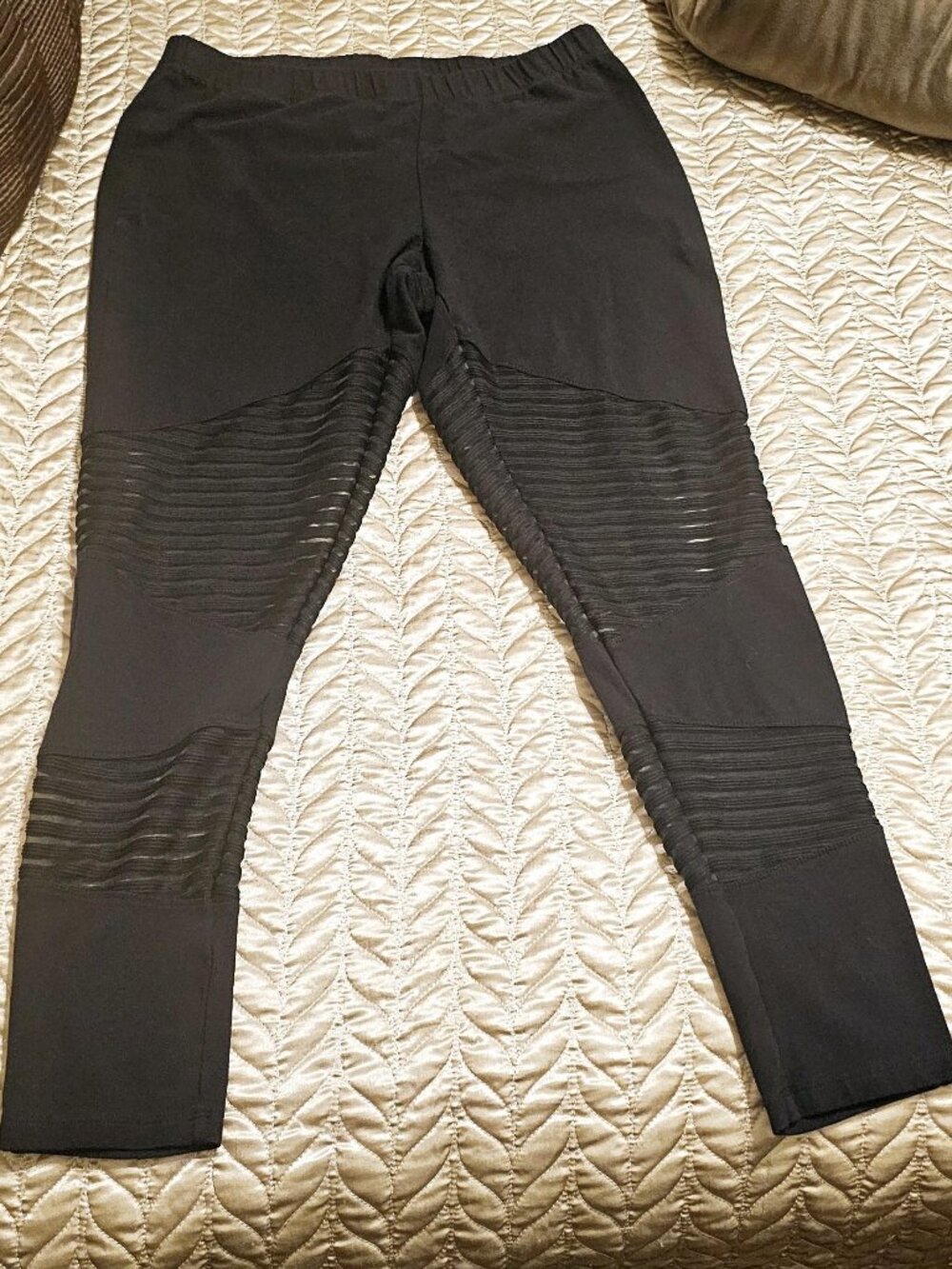 TORRID BLACK LEGGINGS WITH SEE THROUGH ACCENTS- SIZE 2